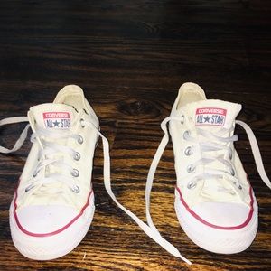 WHITE CONVERSE SIZE 6!!!!
